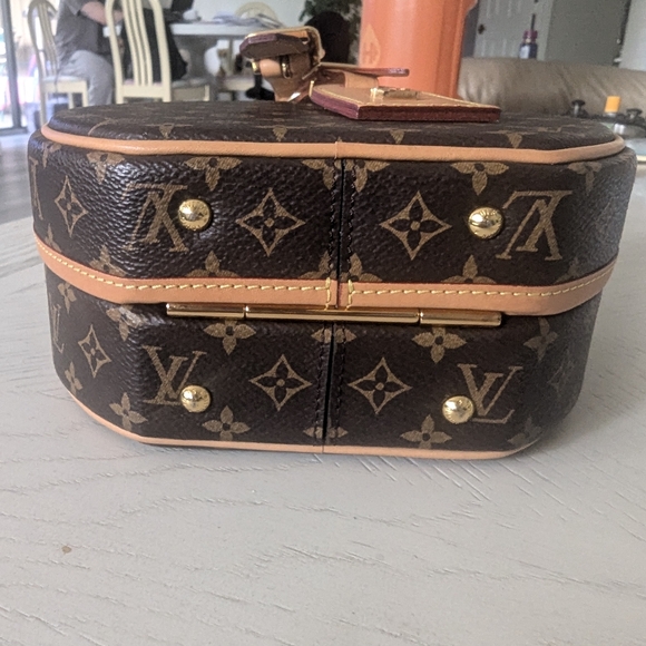 Monogram Petite Boite Chapeau - Picture 12 of 16